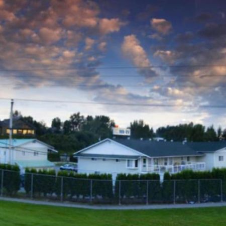 Fraser Bridge Inn Кунел Екстериор снимка